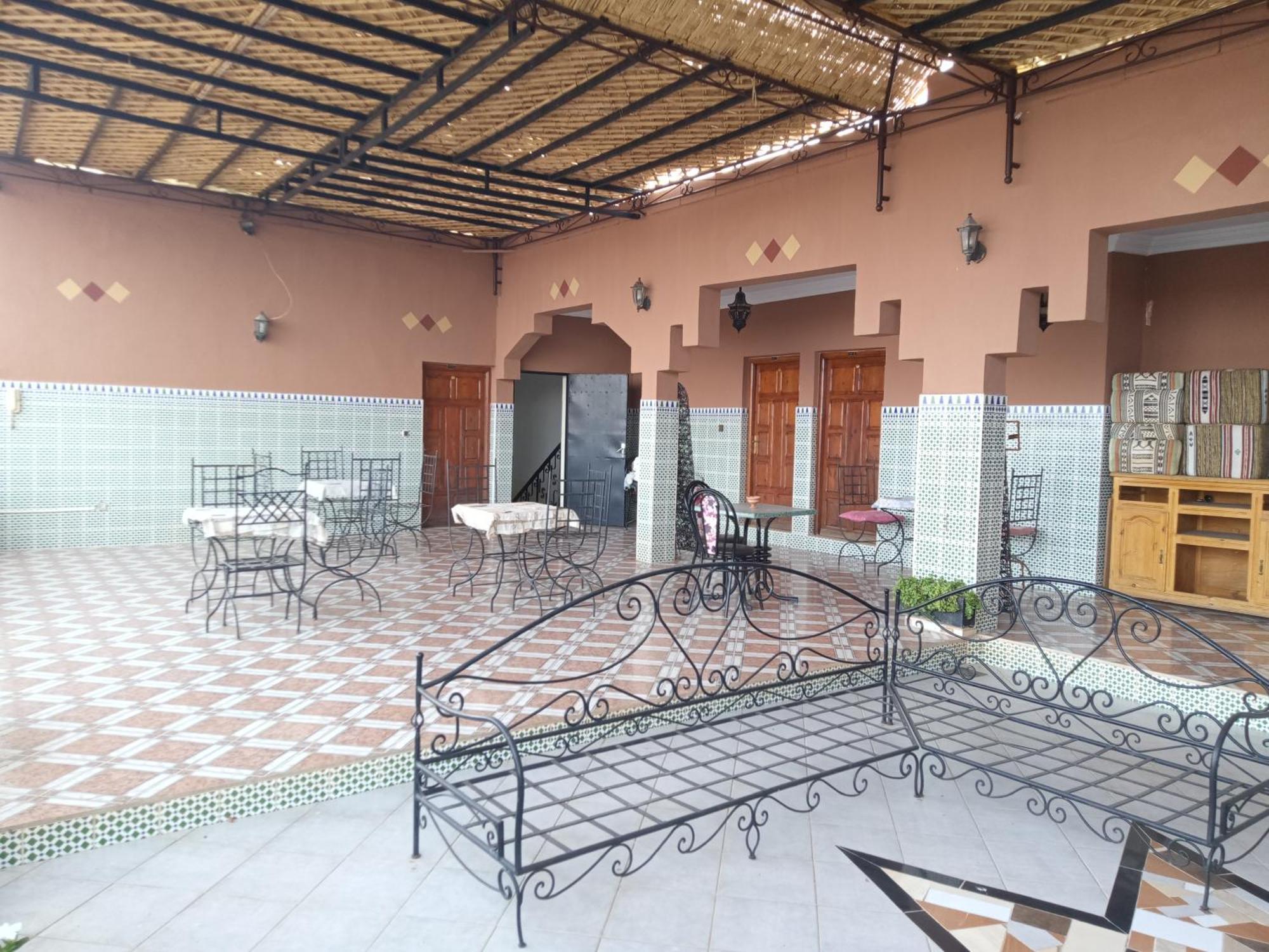 Appart Aigle Hotel Варзазат Екстериор снимка
