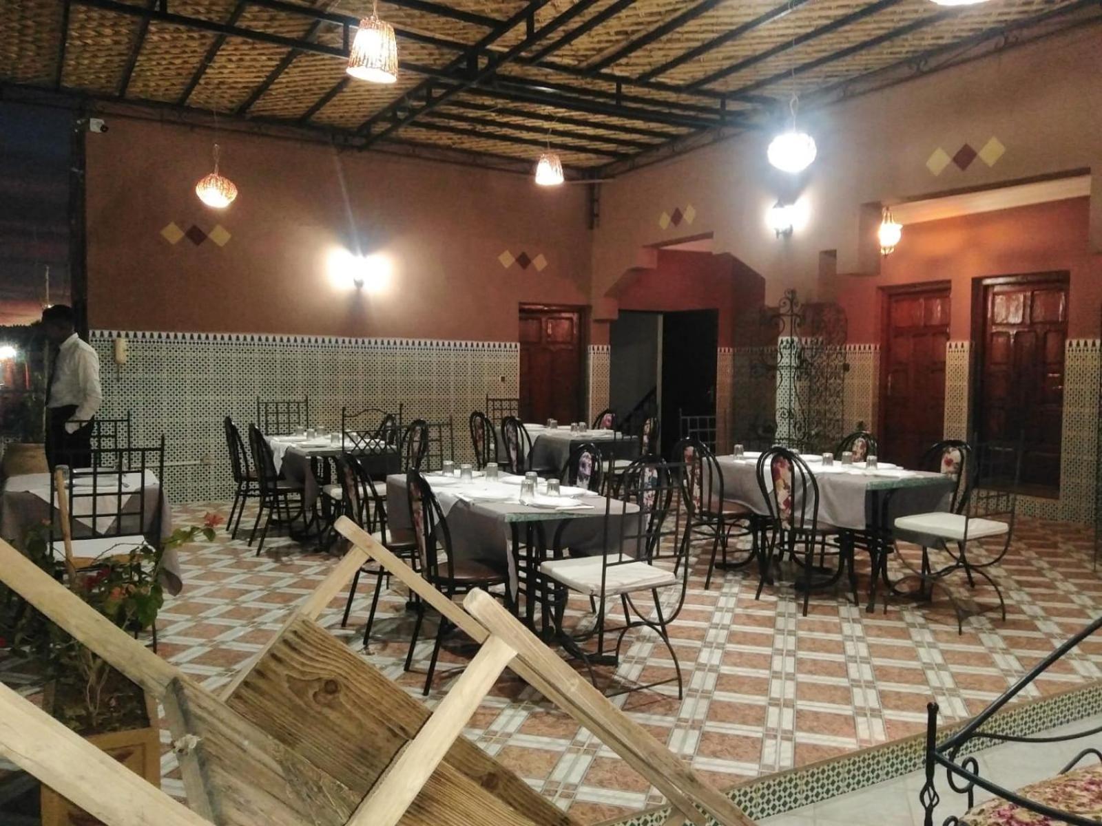 Appart Aigle Hotel Варзазат Екстериор снимка